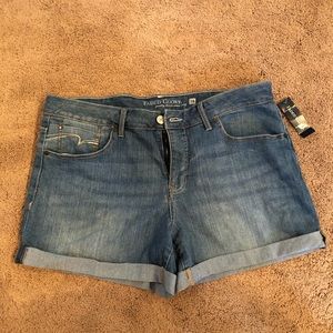 Faded Glory Shorts - NWT Women’s Faded Glory Jean Shorts Faded Glory Shorts - NWT Women’s Faded Glory Jean Shorts